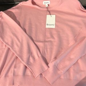 NWT Gorgeous soft dropped sleeve sweater